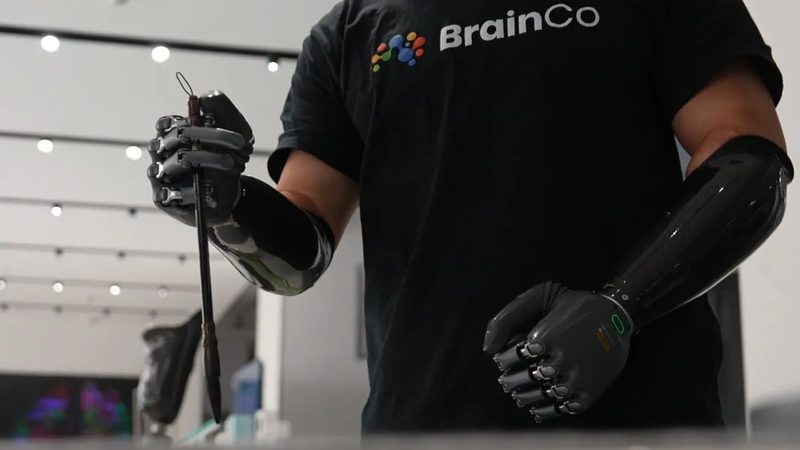 SaaS功能可以按照以下分类进行对比：